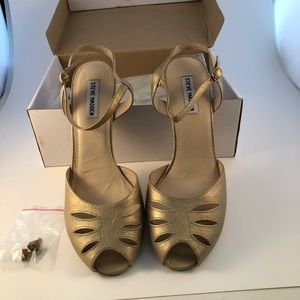 Steve Madden ELSIE Gold Leather Strappy Spike Heels New in Open Box Sz 10 NW/Box